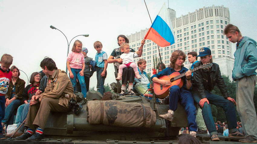 People in Moscow during the coup attempt of 1991, when hardline Communists failed to seize the moment and undo the perestroika.