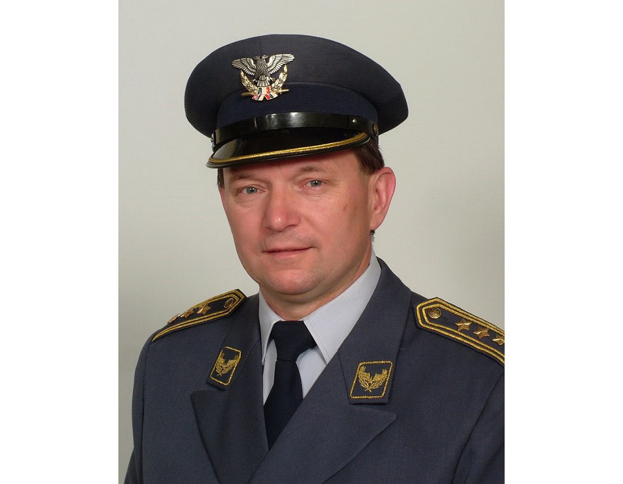 Zoltan Dani, comandante da terceira bateria da 250ª brigada de mísseis do Exército da Sérvia, em 1999