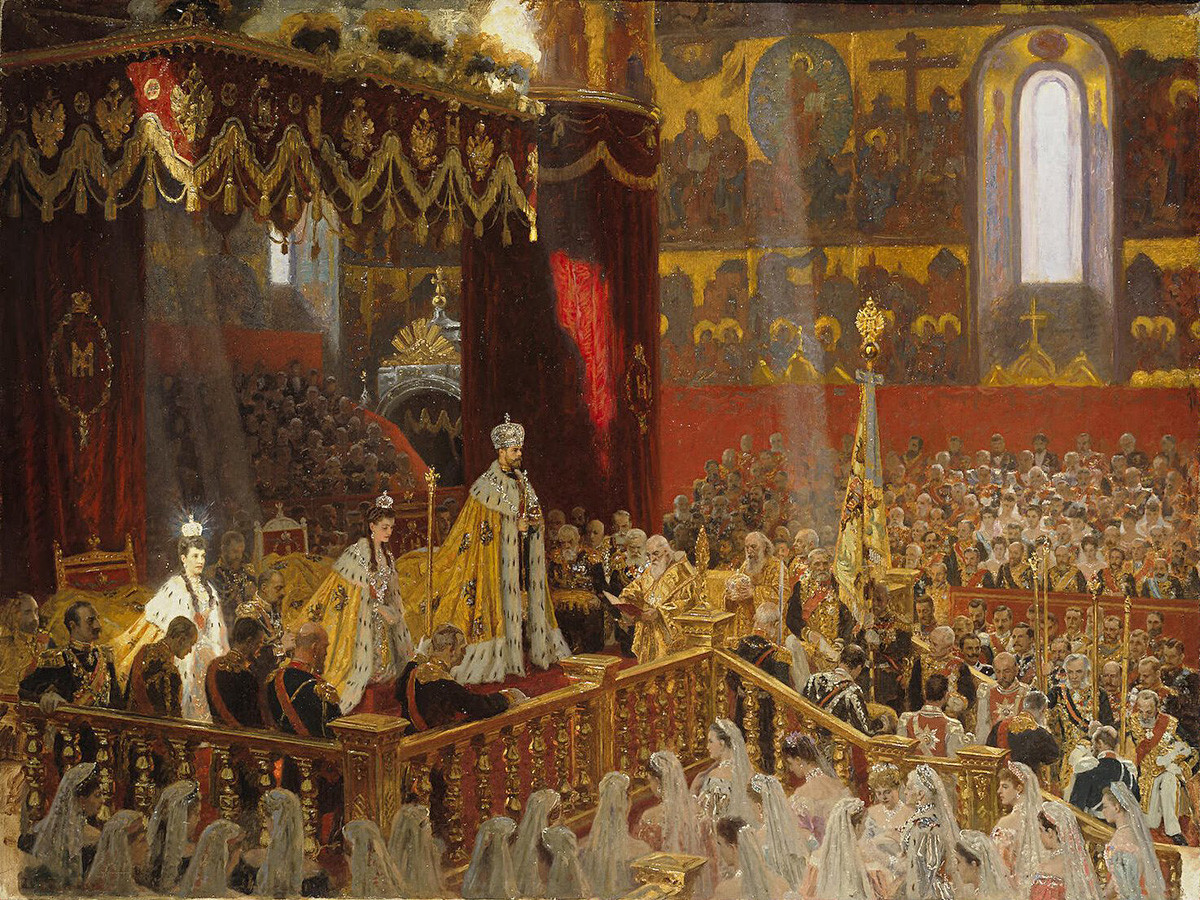 Coroação de Nikolai 2° e Aleksandra Fiódorovna, em 1896, em pintura de Laurits Tuxen.