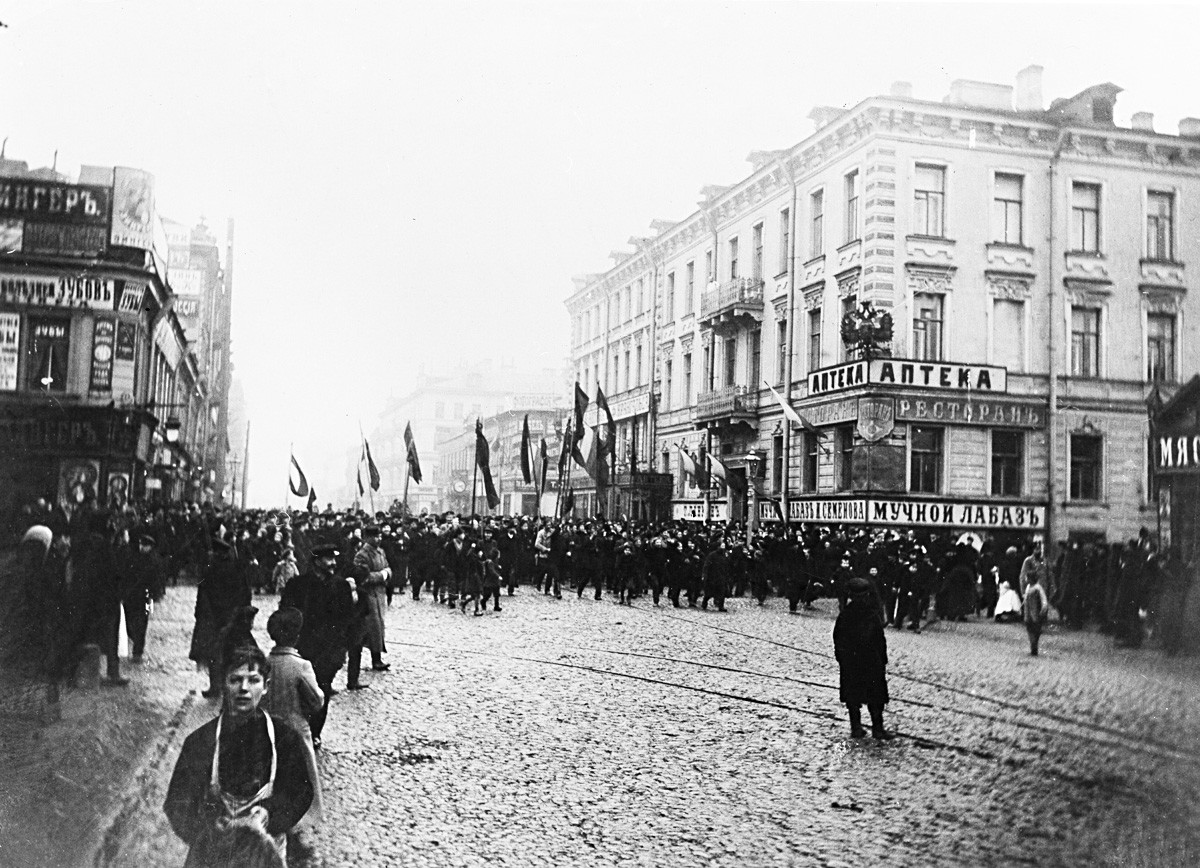  Bloody Sunday, Demonstration in St. Petersburg, Russia.