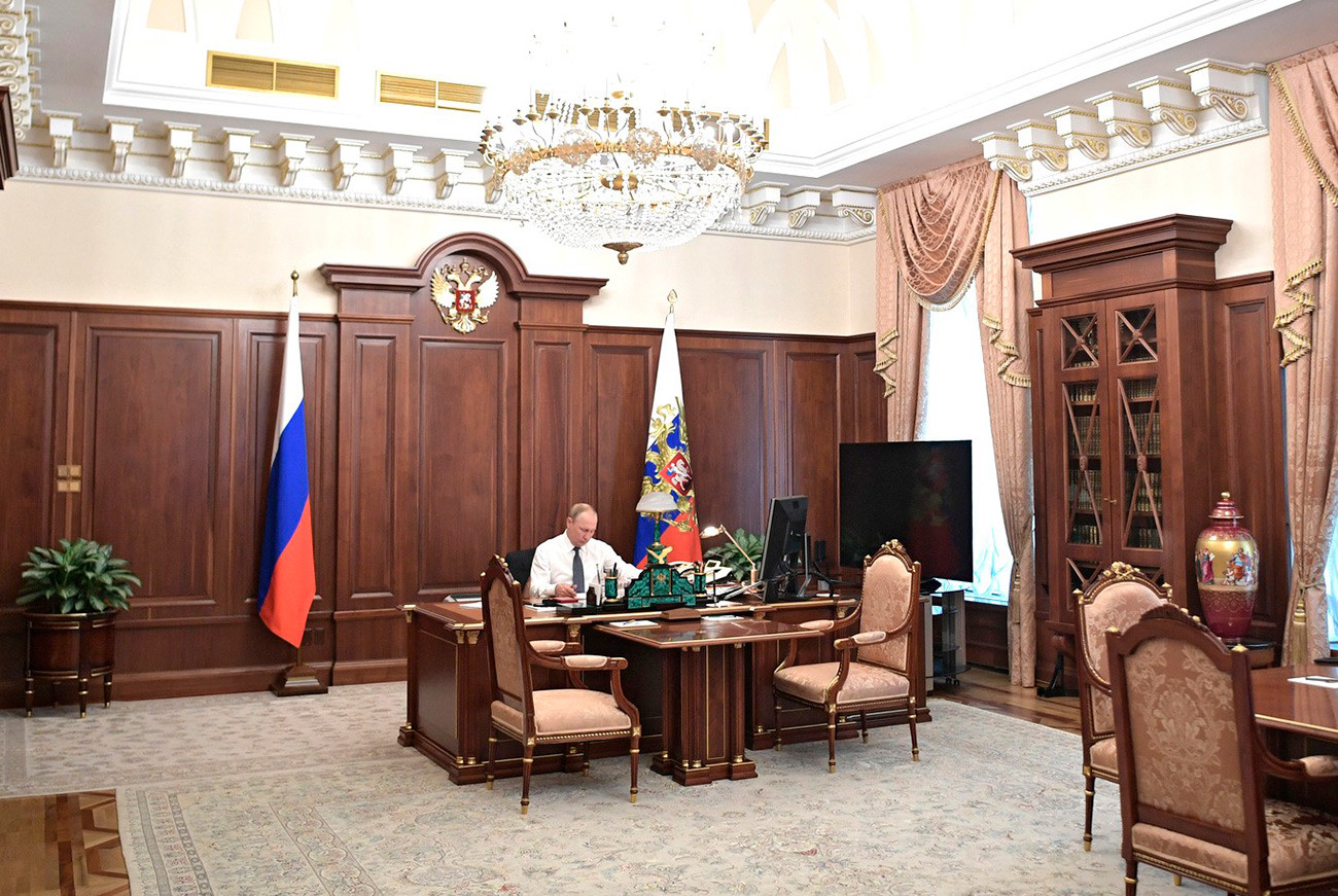 La oficina de Vladímir Putin en el Kremlin