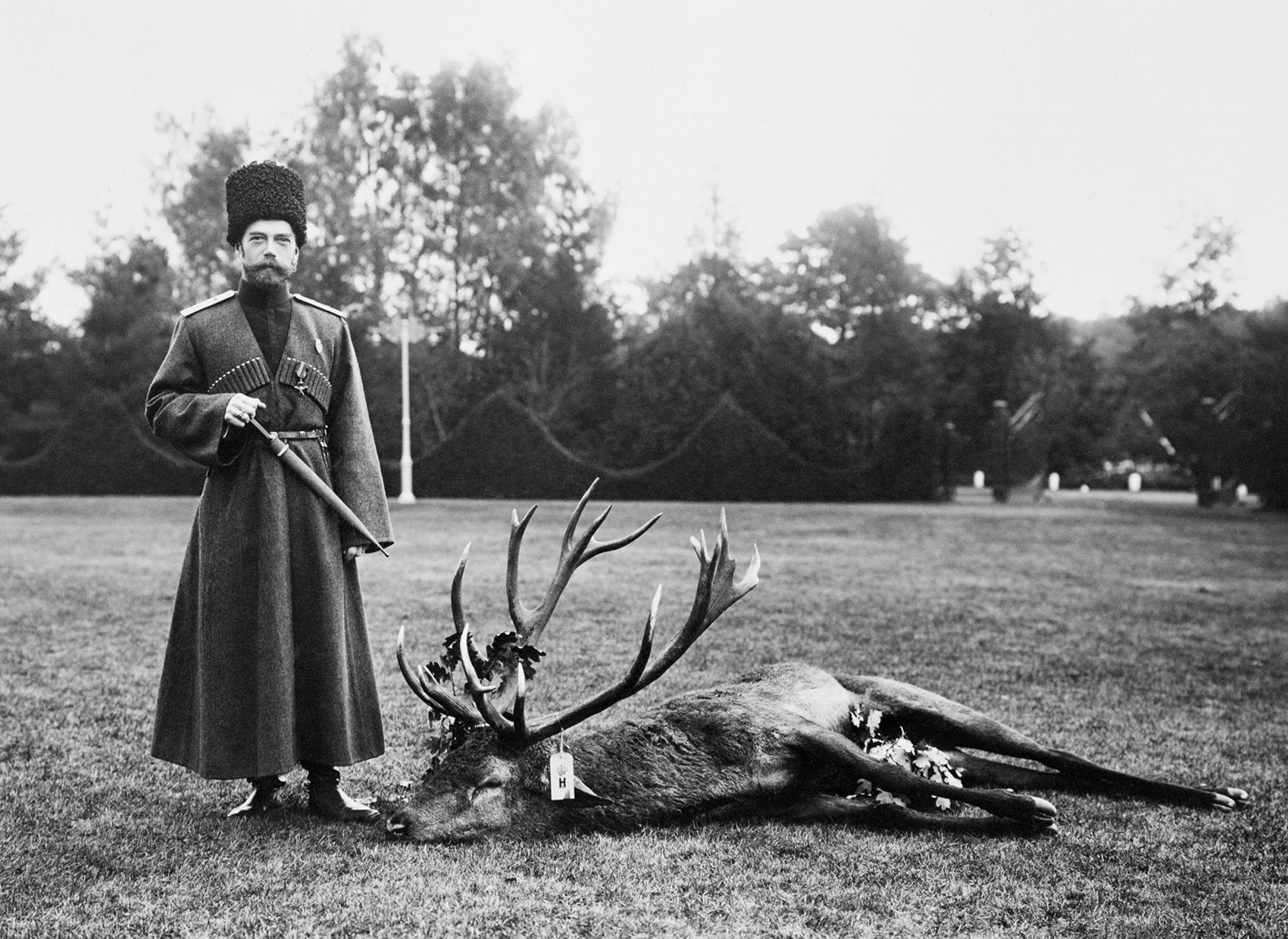 狩猟でのニコライ2世。1910年代。