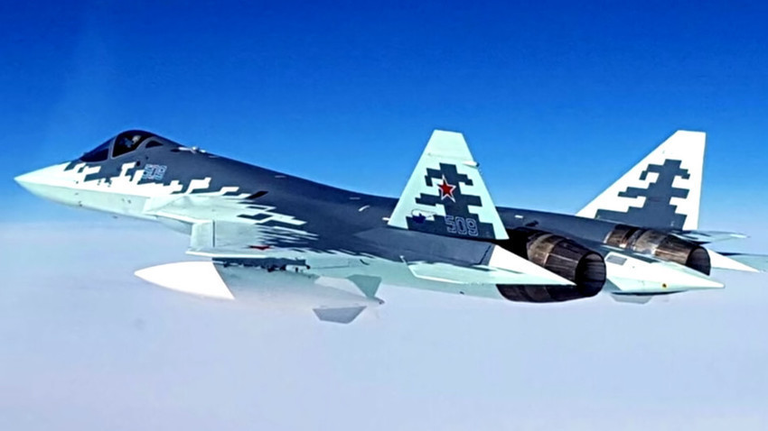 Višenamjenski lovac pete generacije Su-57