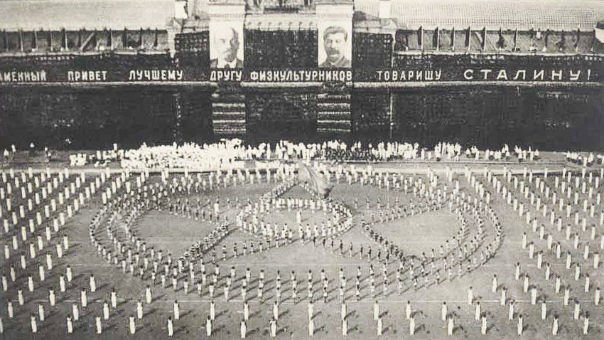Parade pada 6 Juli 1936.