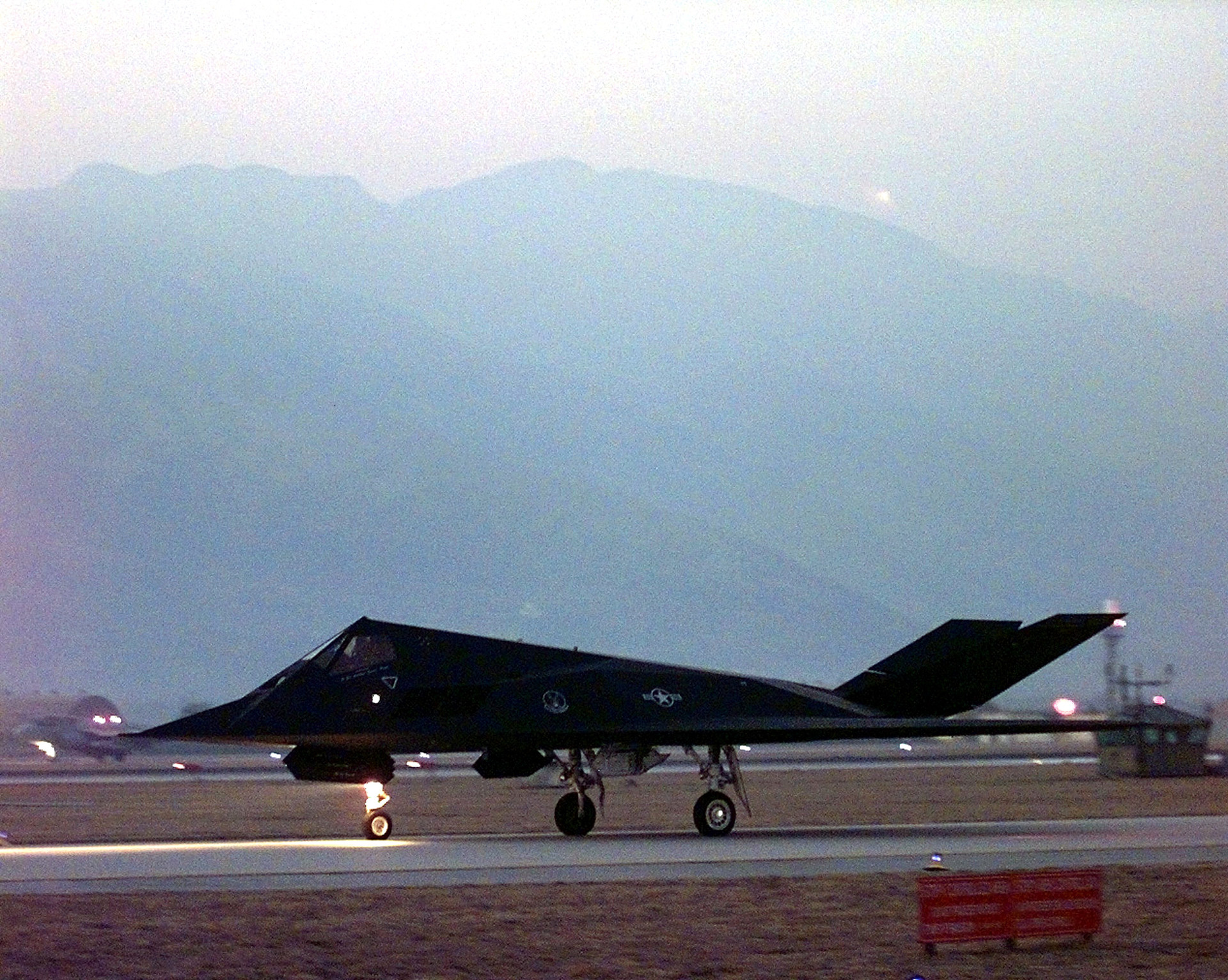 Амерички F-117 Nighthawk