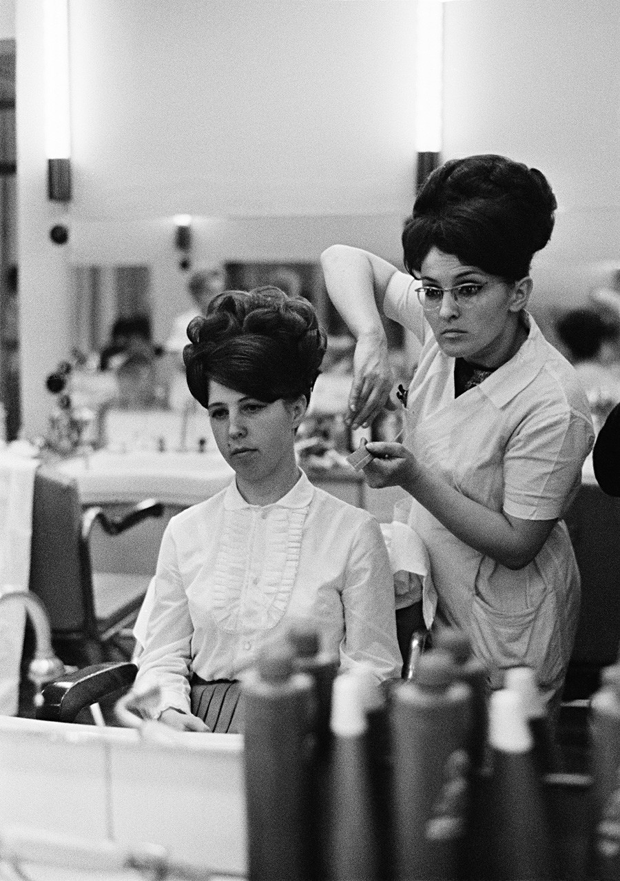 The high-class hairstyle, 1963