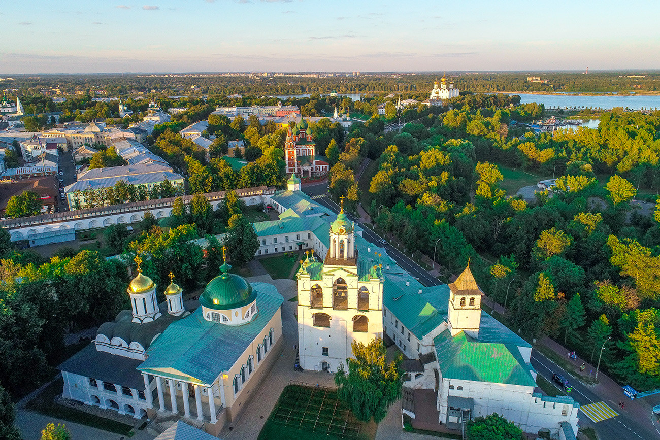 The former Transfiguration Monastery is not the Yaroslavl Museum Reserve (often called Yaroslavl kremlin) 