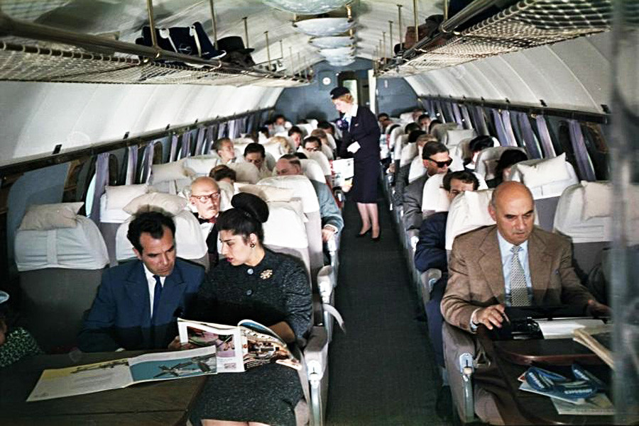 В салоне самолета, 1960-е.