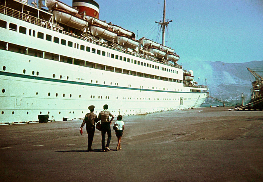 旅客船アドミラル・ナヒモフの最後の日。ノヴォロシースク近郊、1986年8月31日の事故の前。