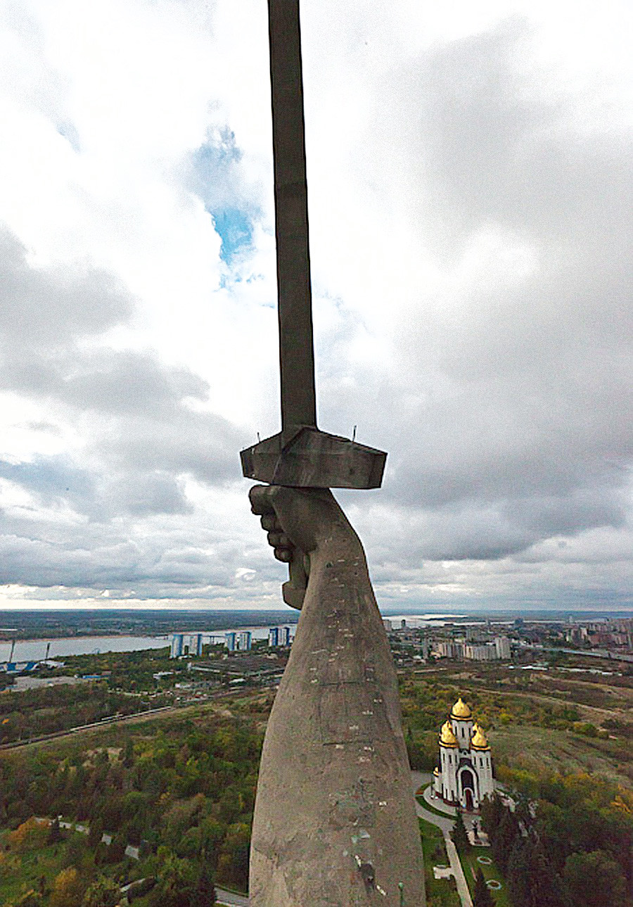 What's it like inside the giant statue the Motherland Calls? (PHOTOS