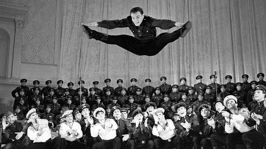 A performer from the Alexandrov Ensemble, giving zero damns about the gravity.