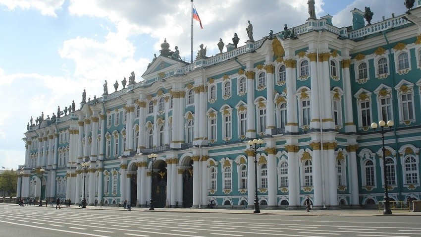 Ermitaž (Zimski dvorec) v Sankt Peterburgu je sedaj še bolj dostopen slovenskim turistom.