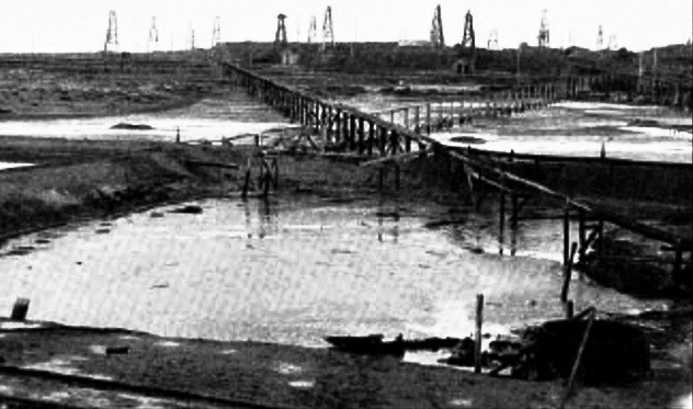 Први руски нафтовод Балахани. Саграђен у 1878. на нафтним пољима у региону Бакуа