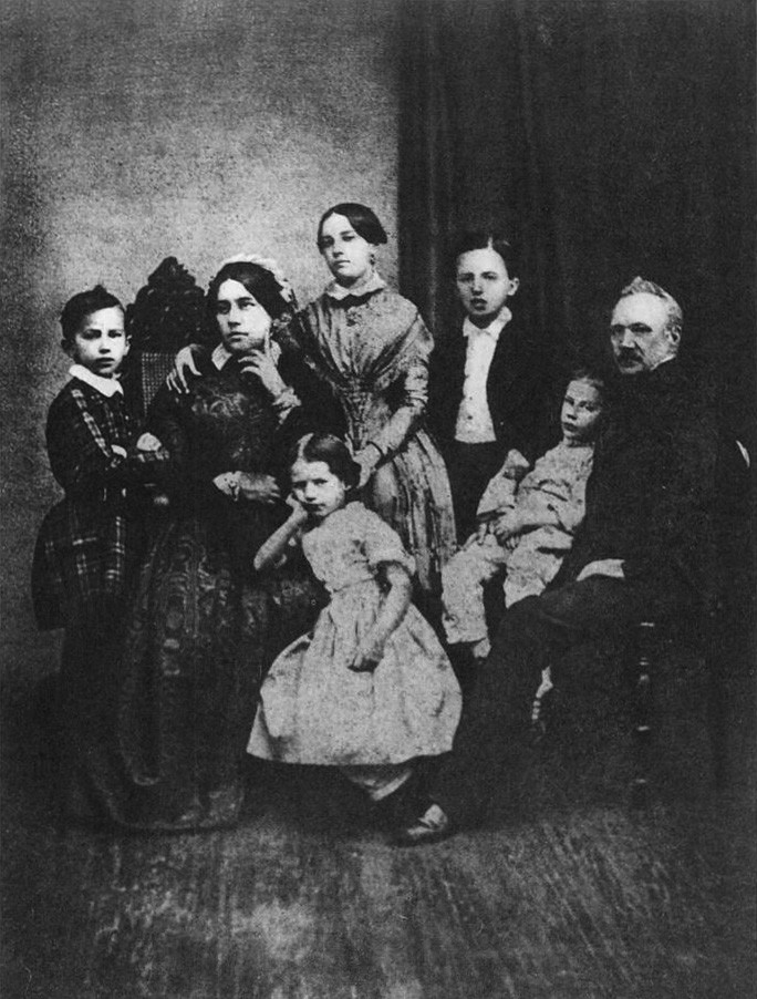 Družina Čajkovski leta 1848, Peter Iljič je skrajno levo