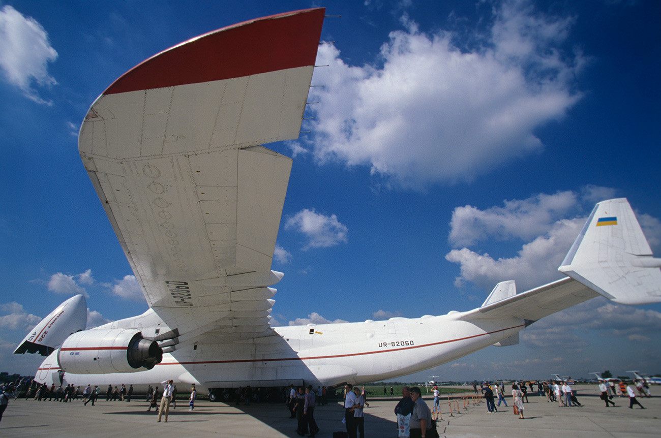 This Is How The Worlds Largest Aircraft Looks Like Up Close Photos