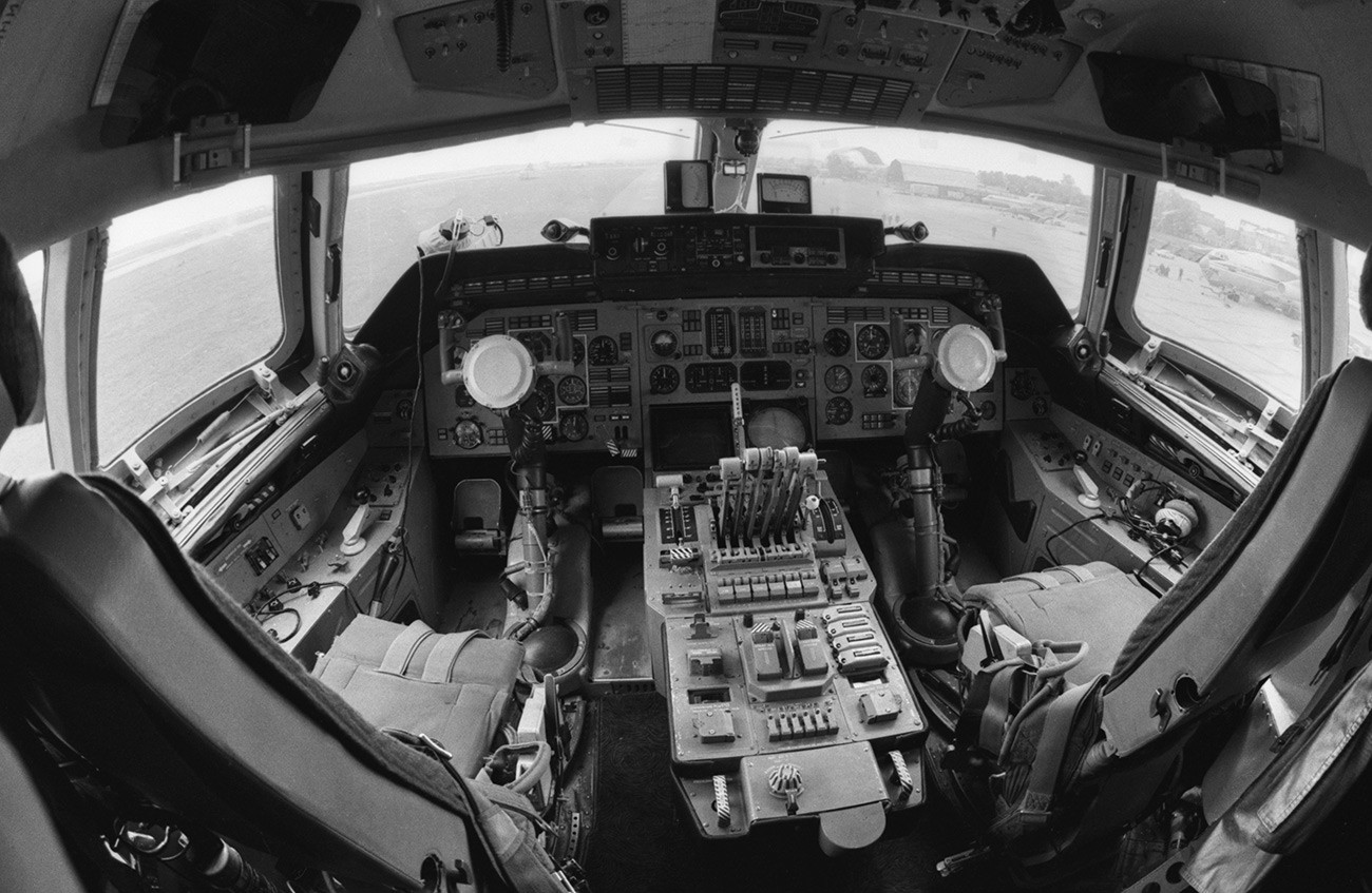 This Is How The Worlds Largest Aircraft Looks Like Up Close Photos