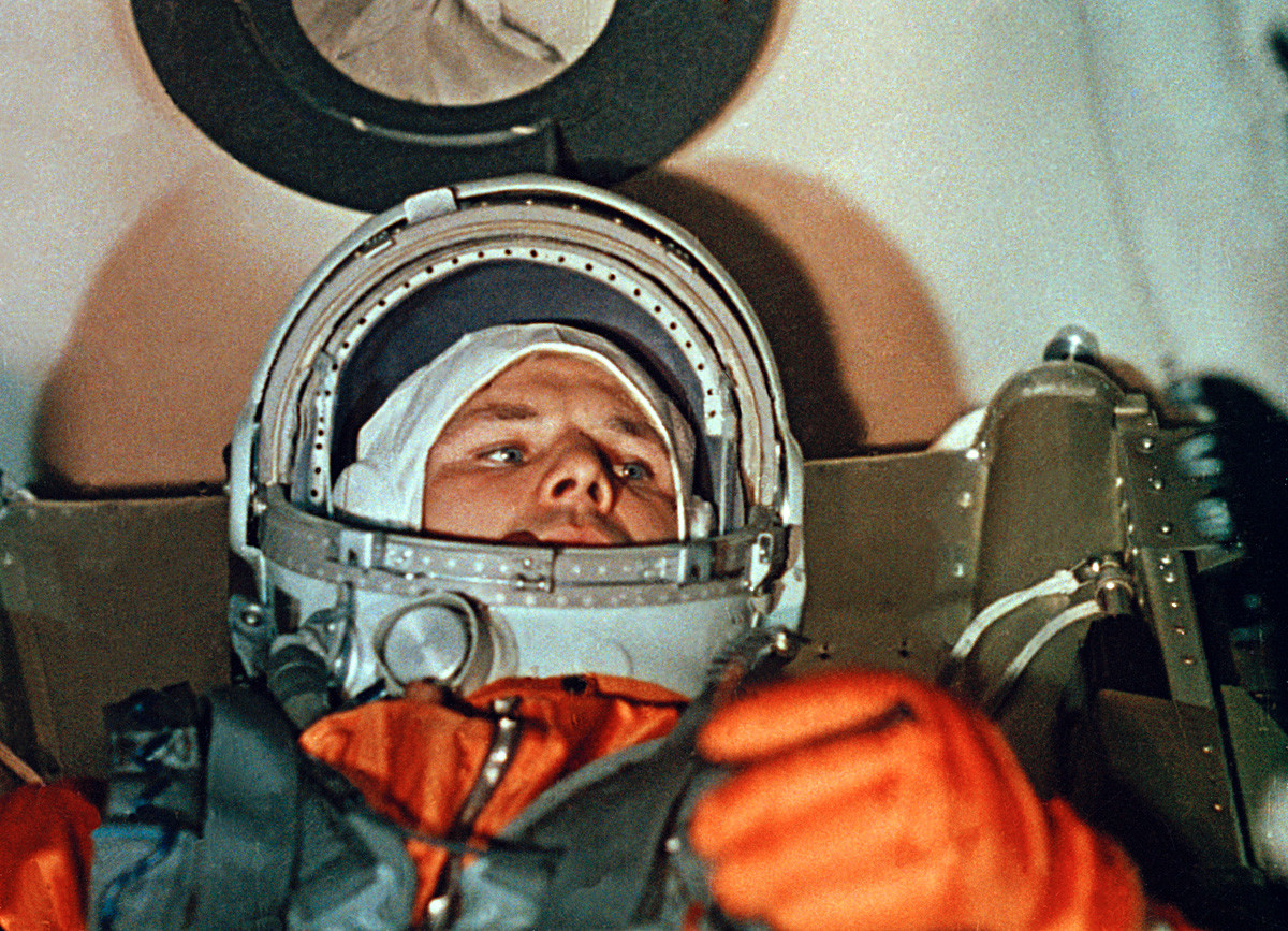 Kosmonot Yuri Gagarin dalam pesawat luar angkasa Vostok-1.