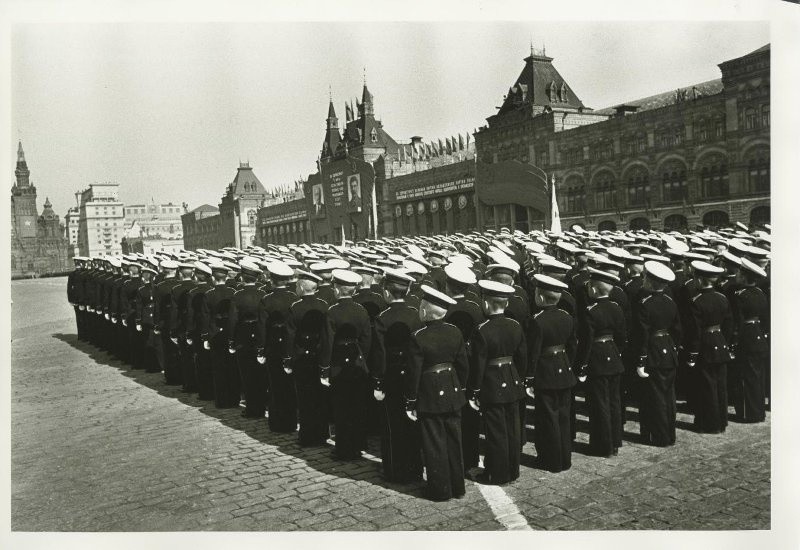 Суворовци на Црвеном тргу 1. маја 1946.
