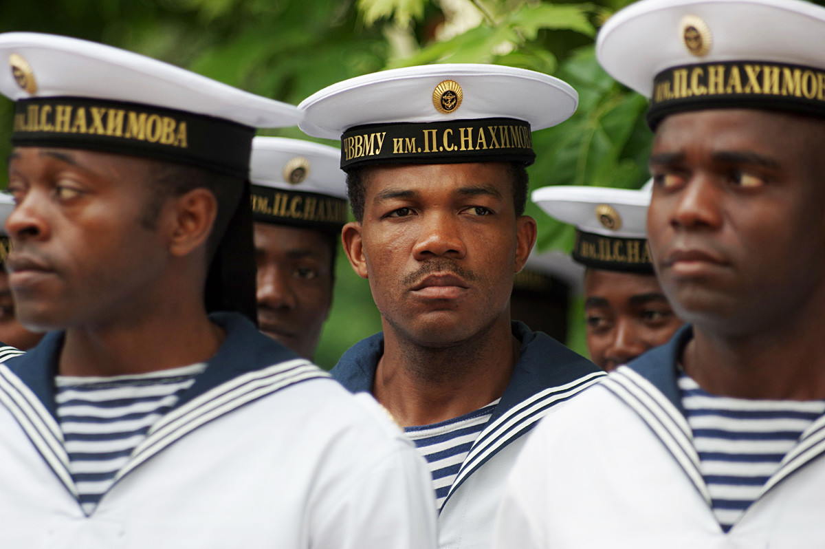 外国人学生は海軍兵学校の卒業式で
