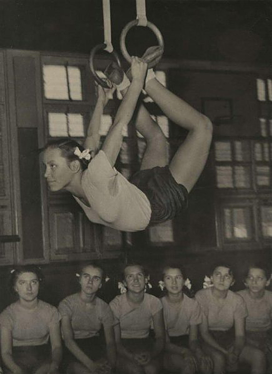 Sekolah, 1940-an.