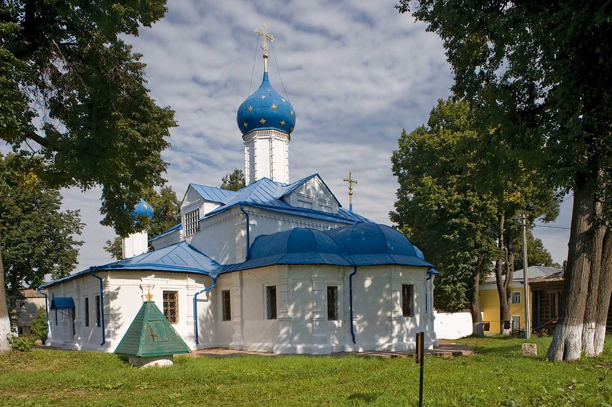 Convento di San Teodoro. Chiesa della Presentazione, con annessa Cappella dell’Icona Znamenskij. Vista sud-est. 21 Agosto 2013