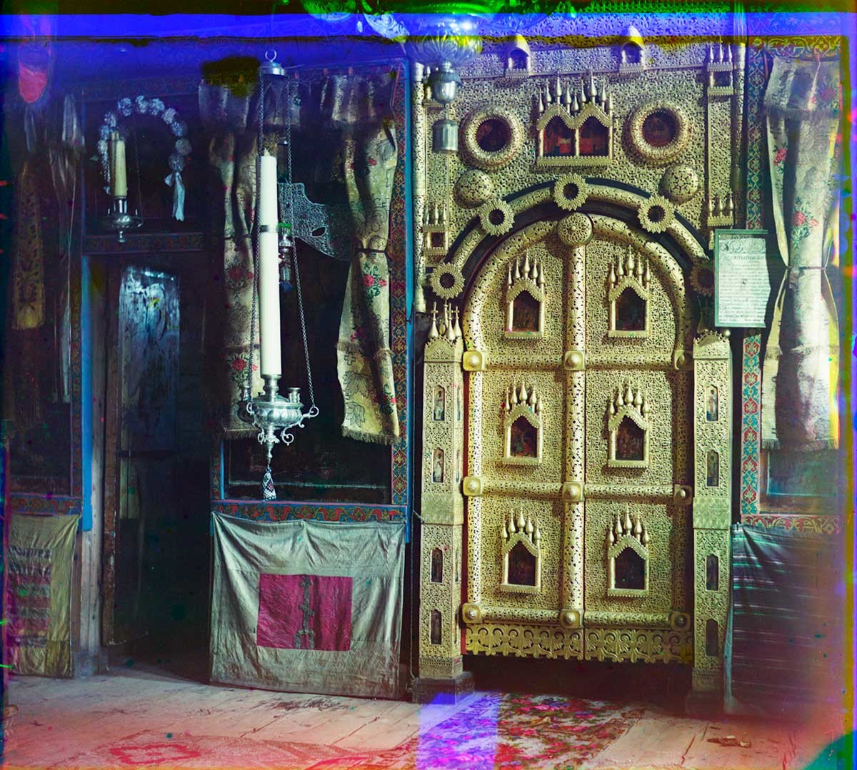 Chiesa di San Giovanni il Teologo sull’Ishnja. Interno, con iconostasi e porta reale (copia dell’originale). Estate 1911