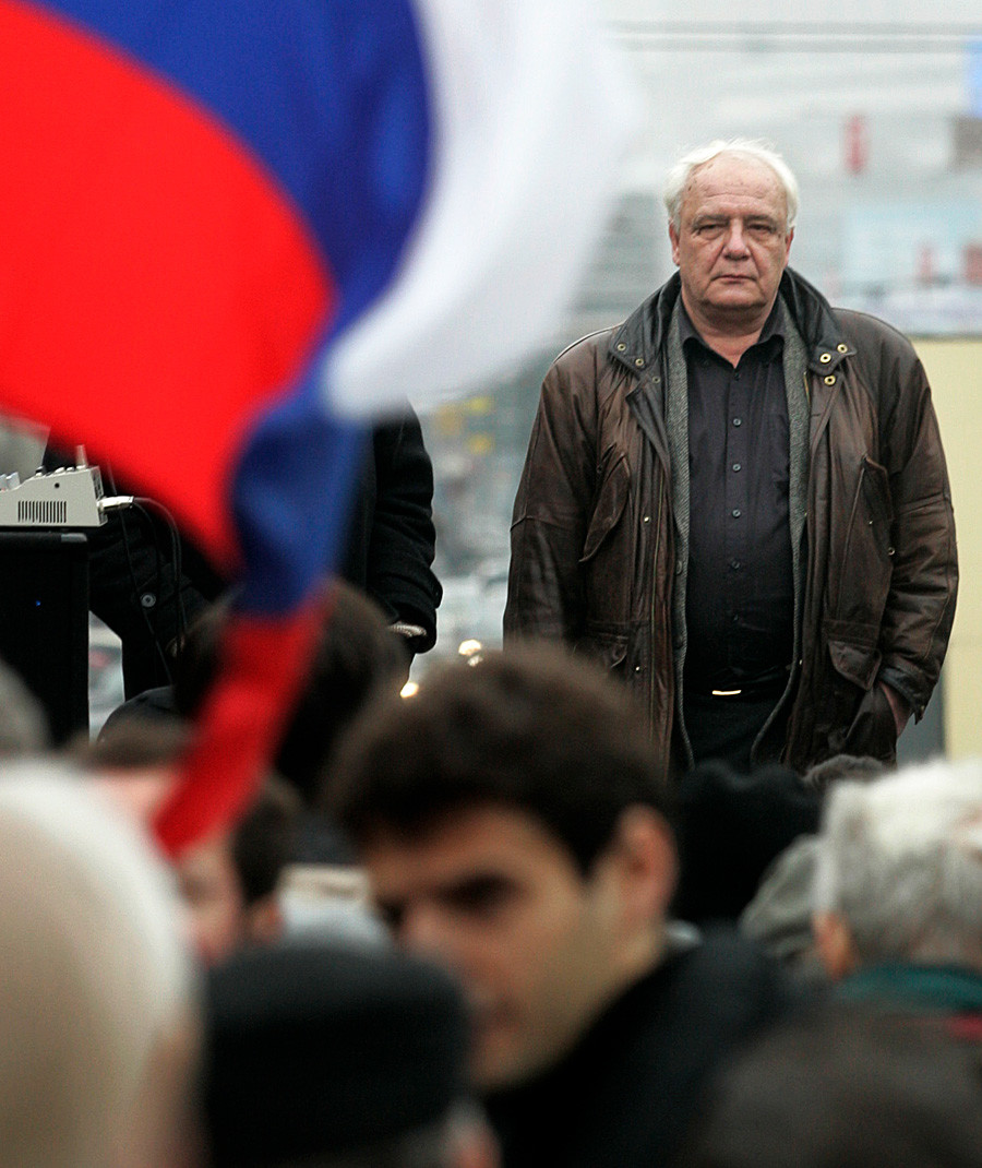 Soviet-era dissident Vladimir Bukovsky attends a meeting with his supporters in Moscow, Russia in 2007.