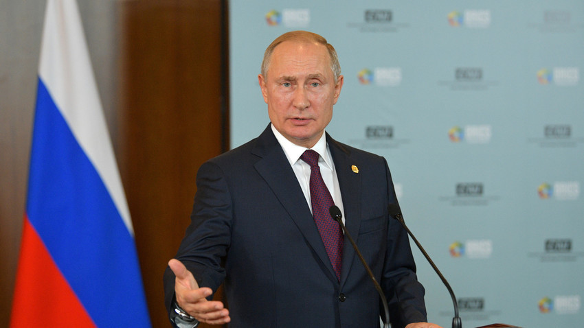Ruski predsjednik Vladimir Putin na konferenciji za novinare nakon summita BRICS-a u Brazilu.
