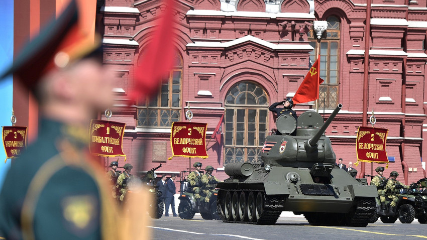 Sovjetski T-34 na ruski vojaški paradi v Moskvi 9. 5. 2018