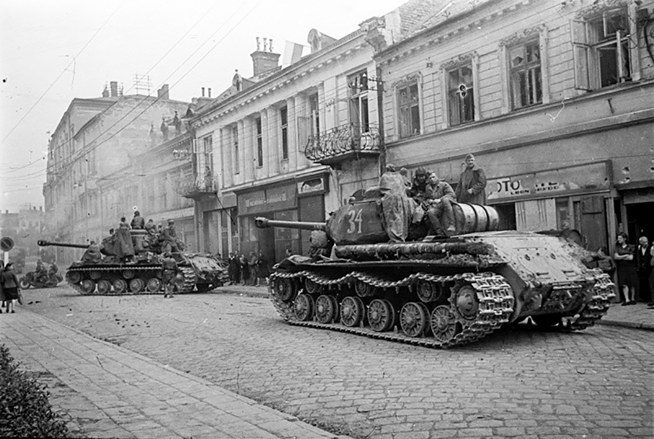 Sovjetski vojnici ulaze u poljski grad Žešov