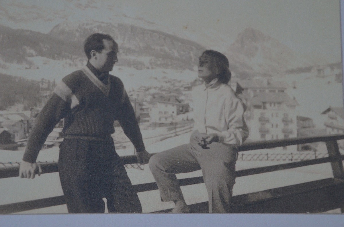 Gala Barbisan et Claude Simon, lauréat du prix Médicis 1967, à Cortina d’Ampezzo (Italie),1968.