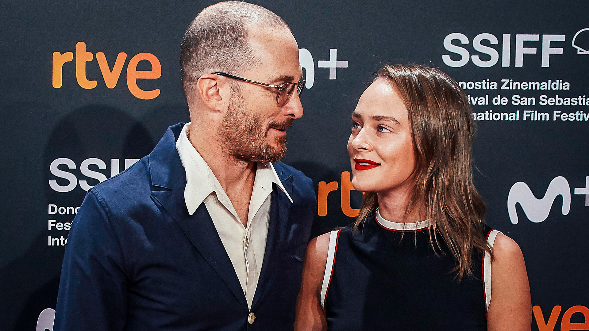 Producent Darren Aronofsky i Aglaja Tarasova na 67. Međunarodnom filmskom festivalu u San Sebastianu, 24. rujna 2019.