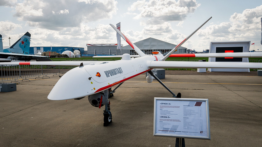 Руското повеќенаменско беспилотно летало „Кронштадт“ со голем радиус на лет, направен на база на дронот „Орион-Э“ на Меѓународната авио-космичка изложба МАКС-2019 во Жуковски, Подмосковје