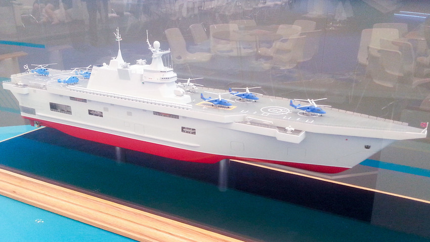 Десантен кораб тип "Прибой" на изложението "Армия 2015"