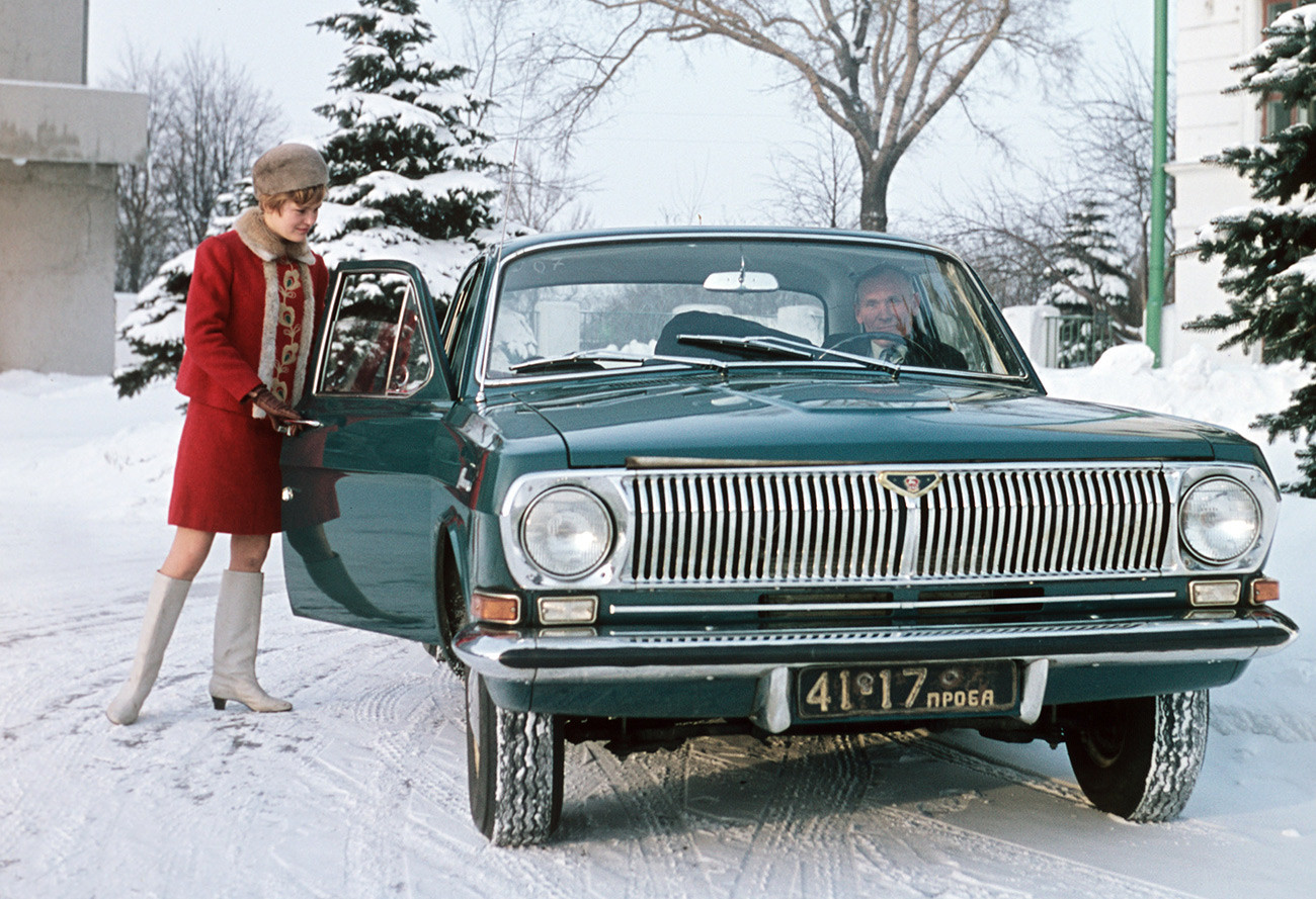 Quando o melhor veículo que você possui só poderia ser um Volga, não faz sentido se exibir
