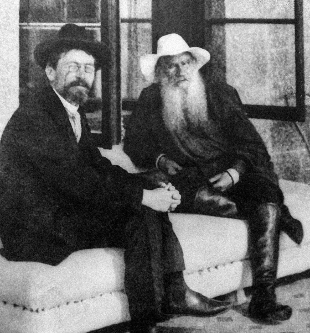 Anton Tschechow und Leo Tolstoi auf der Krim