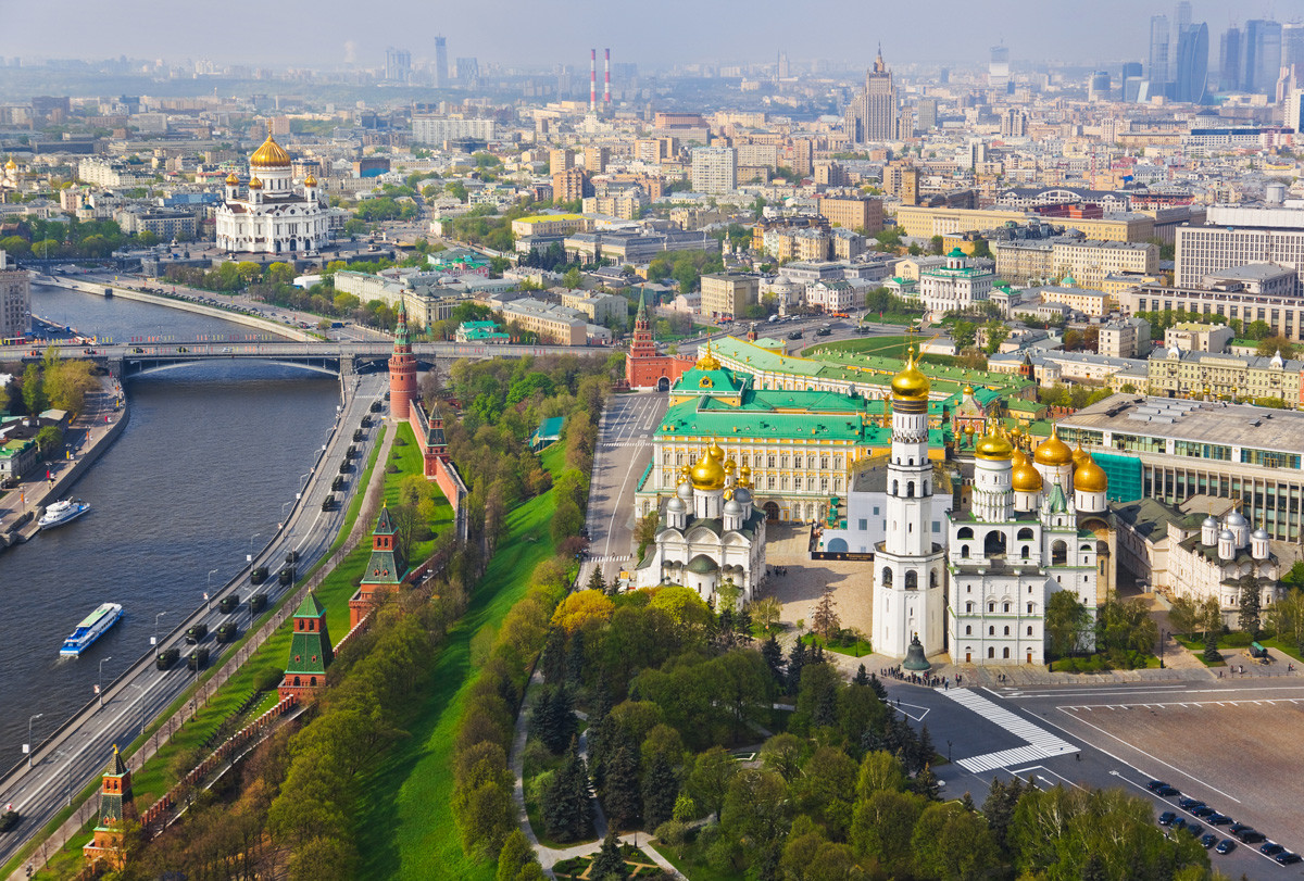 Kathedralen des Moskauer Kremls und die Christ-Erlöser-Kathedrale