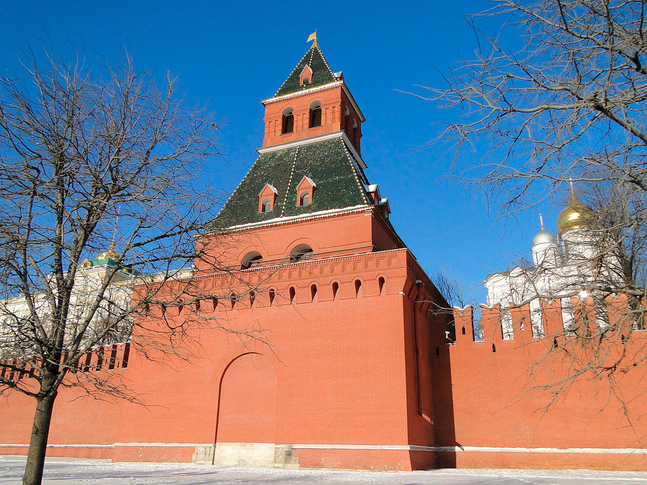 Torre Tainitskaia, no Kremlin de Moscou.