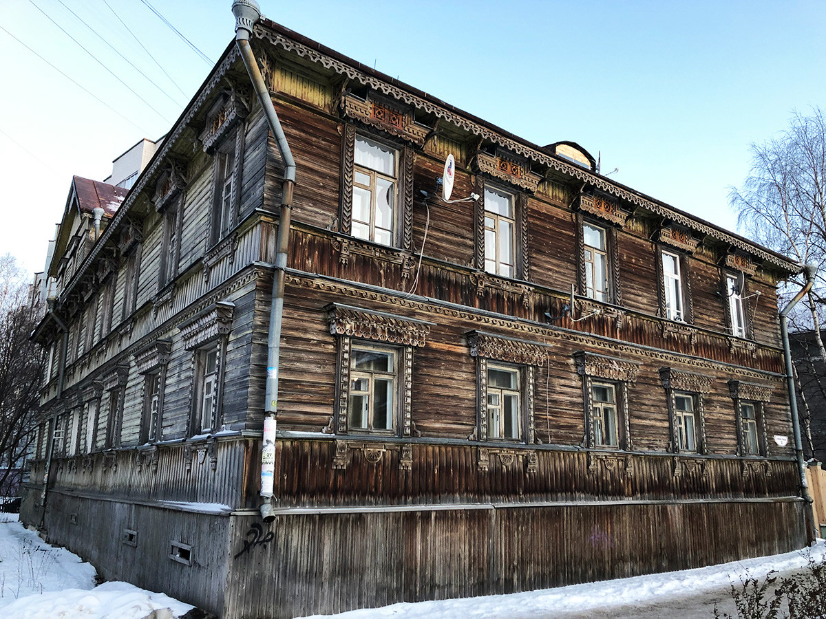 Chumbara-Luchinskogo street, early-20th century building
