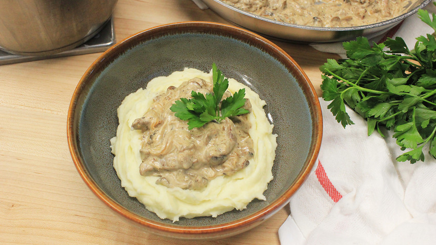 Rind à la russe: Das ultimative Rezept für Boeuf Stroganoff - Russia ... Rind à la russe: Das ultimative Rezept für Boeuf Stroganoff - Russia ...