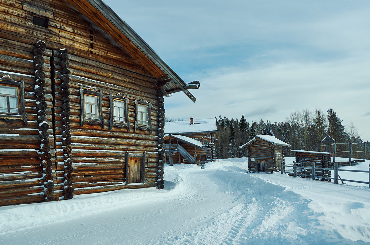 Muzej lesene arhitekture Malije Koreli, vasica Malije Kоreli, Arhangelska oblast, Rusija