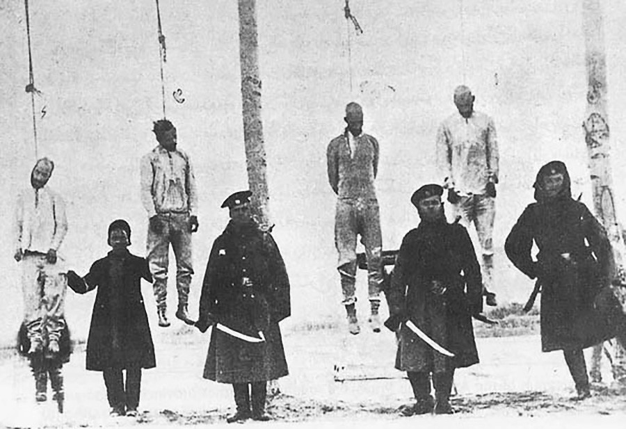 Execution of constitutional activists in Tabriz, 1911.