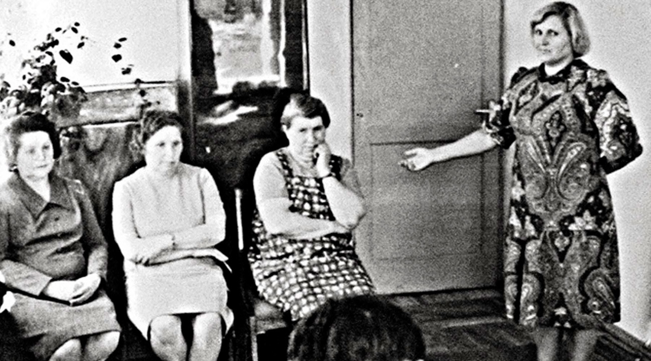 Очная ставка: свидетельница кровавых событий в селе Локоть опознала Антонину Макарову (на фото: крайняя справа из сидящих).