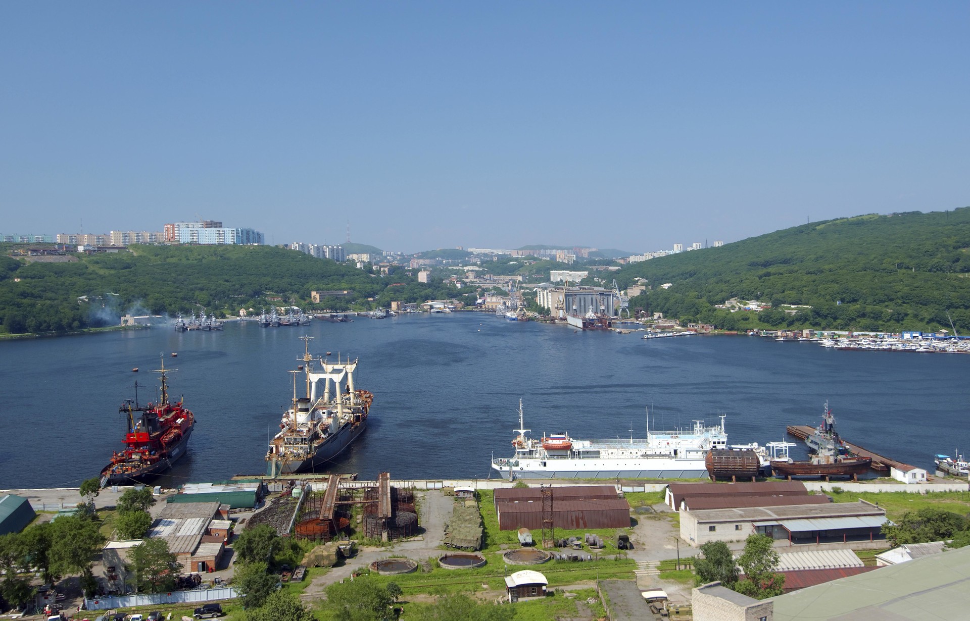 Pemandangan Pelabuhan Vladivostok.