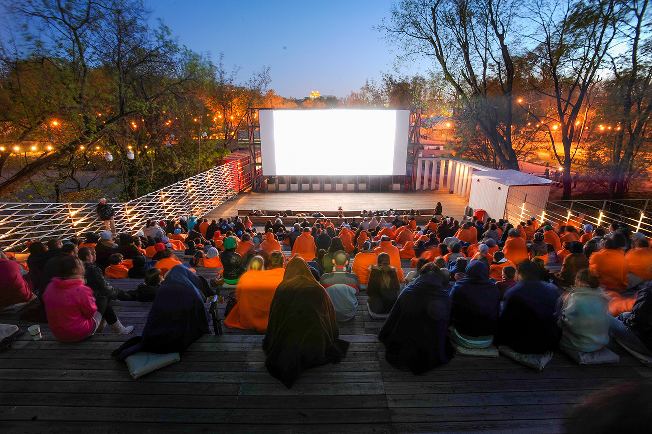 Kino na odprtem v Parku Gorki