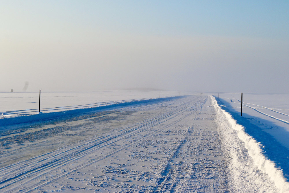 Jalan es di Yakutia.