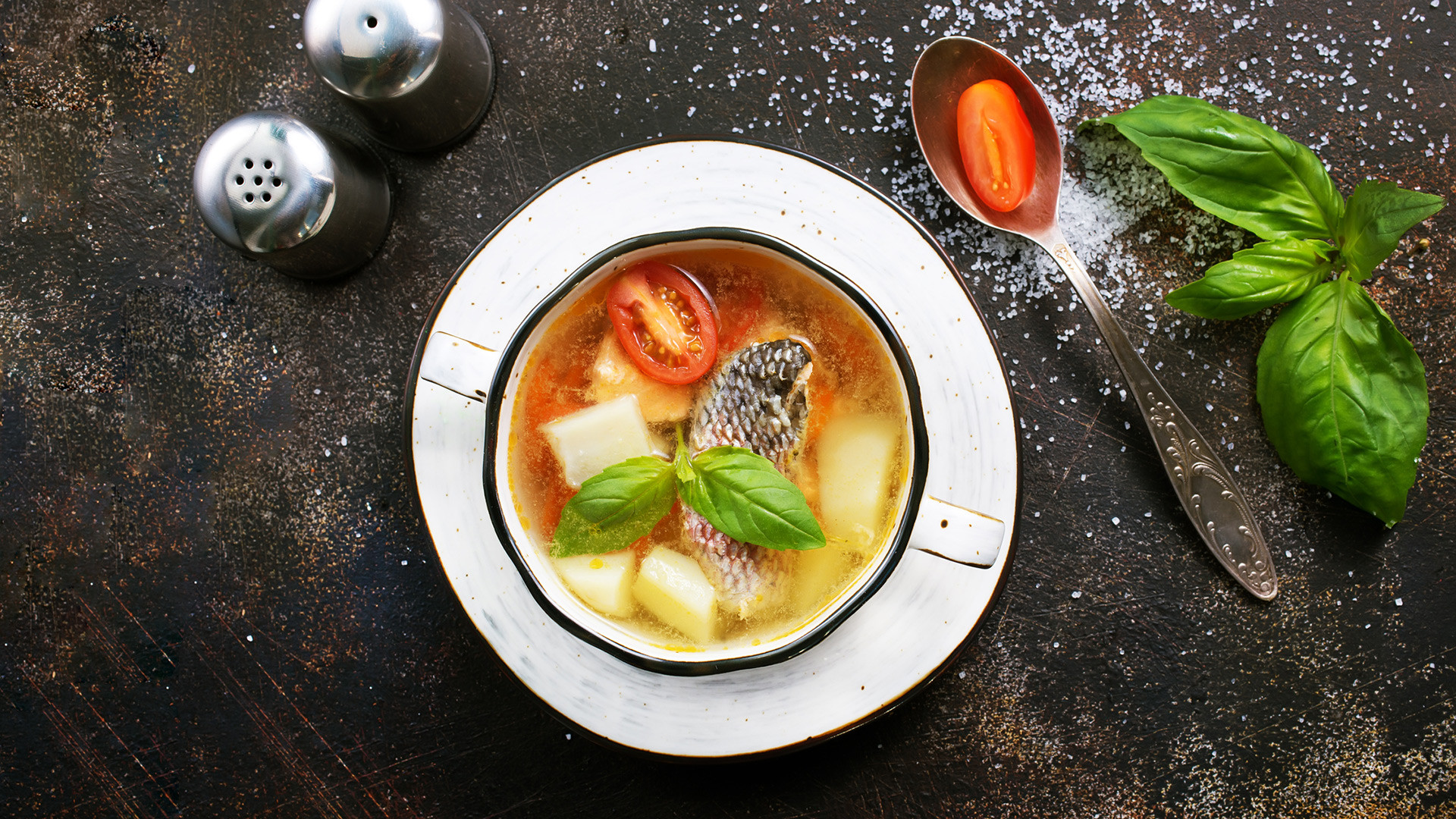 魚の缶詰で作る郷愁を誘うソ連料理4選 ロシア ビヨンド
