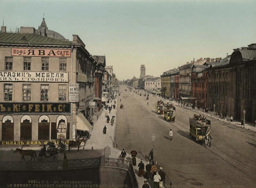 La avenida Nevski, en San Petersburgo. Vista desde el restaurante Lezhen. 1900-1907.