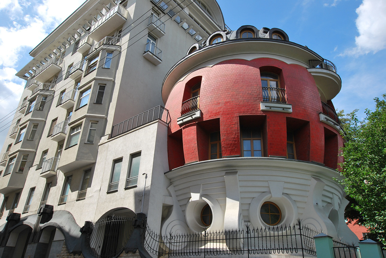 The Egg House at Chistye Prudy, Moscow