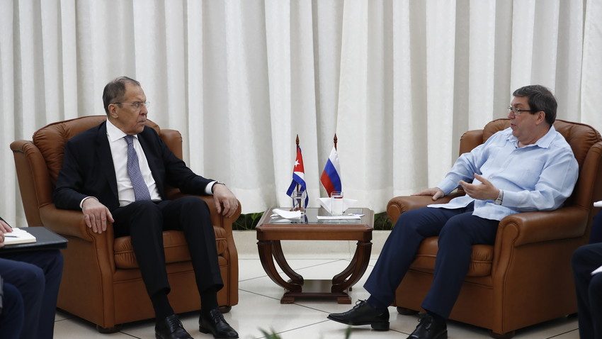 Los cancilleres ruso y cubano, Serguéi Lavrov y Bruno Rodríguez Parrilla, durante el encuentro que mantuvieron en Santiago de Cuba.